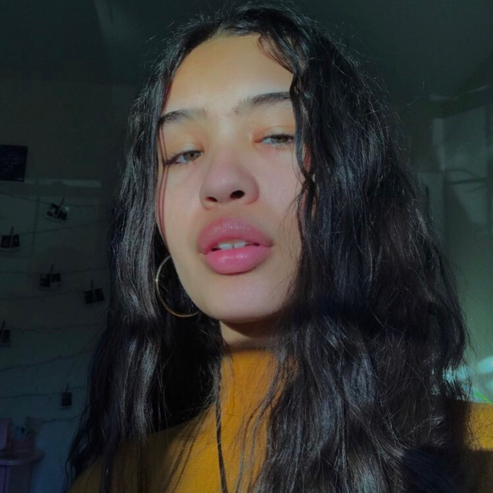 Meet your Posher, Valeria